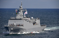 [포토] 해상사열하는 남포함