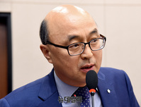 [포토] 질문에 답하는 문태곤 강원랜드 사장