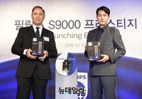 [포토] 전기면도기 든 정우성