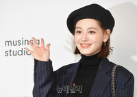 [포토] 보이시 스타일 선보이는 배우 김재경