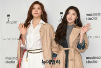 [포토] 헬로비너스 서영-유영 "프레젠테이션 참석했어요"