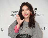 [포토] 손인사하는 애프터스쿨 레이나