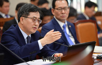 [포토] 기재위 국정감사, 발언하는 김동연 장관