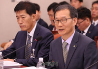 [포토] 답변하는 황규연 한국선업단지공단 이사장