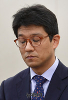 [포토] 눈 감은 정상봉 국립중앙의료원 과장