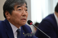 [포토] 답변하는 윤석헌 금융감독원장