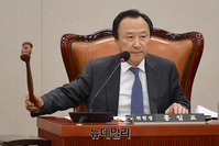 [포토] 국정감사 진행하는 홍일표 국회 산자위 위원장