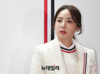 [포토] 국감장 이슈된 브랜드 옷 입은 산다라박 