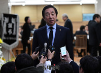 [포토] 故 신성일, 조문하는 김성태 자유한국당 원내대표