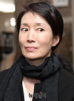 [포토] 신성일 빈소 조문하는 나영희