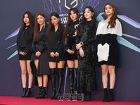[2018MGA] 레드카펫 입장하는 걸그룹 아이들