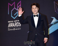 [2018MGA] 배우 조현재 "수상하게 돼  감사"