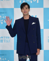 [포토] 톱스타유백이로 돌아온 배우 김지석