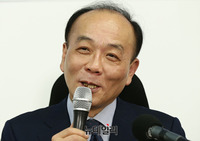 [포토] 한국당 조강특위 해촉 심경 밝히는 전원책 변호사