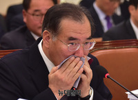 [포토] 농해수위 출석한 이개호 장관