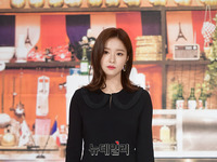 [포토] 국경없는 포차 출연하는 배우 신세경