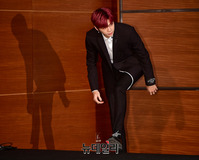 [포토] 정규앨범 기자간담회 입장하는 빨간머리 강다니엘