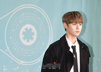 [포토] 정규앨범으로 컴백한 워너원 황민현