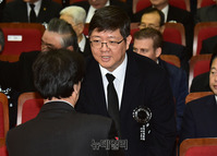 [포토] YS 추도식 찾은 DJ 아들 김홍걸 씨