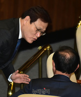 [포토] 대화 나누는 최종구-장병완