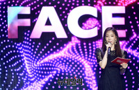 [포토] 샤이니 키 소개하는 태연