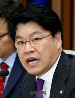 [포토] 발언하는 장제원 자유한국당 예결위 간사