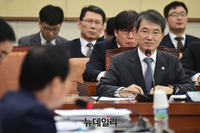 [포토] 법사위 출석한 안철상 법원행정처장