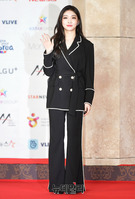 [2018AAA] 손인사하는 가수 청하