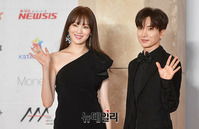 [2018AAA] 시상식 사회 맡은 '이성경-이특'