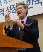 [포토] 국회 찾은 제프리 삭스 미국 컬럼비아대 교수