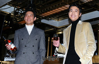 [포토] 이정재-정우성, 여심 사로잡는 '꽃미소'