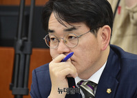[포토] 생각하는 박용진 더불어민주당 의원