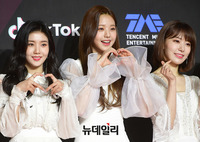 [2018MAMA] 눈에 띄는 미모, 아이즈원 장원영