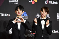 [2018MAMA] 손인사하는 형섭X의웅