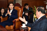 [포토] 문희상 의장 찾은 나경원 한국당 원내대표