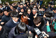 [포토] 법원 나서는 이호진 전 태광그룹 회장