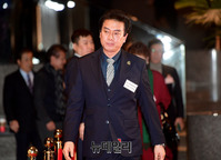 [포토] 시상식 입장하는 배우 김형일