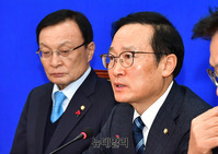 [포토] 모두발언 하는 홍영표 더불어민주당 원내대표