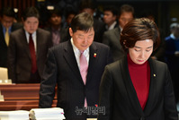 [포토] 묵념하는 나경원 한국당 원내대표