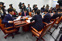 [포토] 의사진행하는 조승래 국회 교육위원회 법안심사소위원장