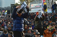 [포토] 전현희 의원에게 야유 보내는 택시종사자들