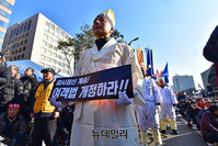 [포토] 카풀 반대집회에 등장한 상여 행렬