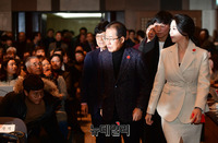 [포토] 우파 씽크탱크 '프리덤코리아' 창립식 참석하는 홍준표