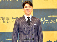 [포토] 김상경, 밝은 미소로 인사