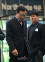 [포토] 입장하는 이해찬 대표