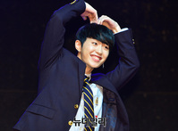 [포토] 몬트 빛새온, 귀여운 하트로 인사