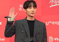 [포토] 로이킴, 여심 녹이는 눈빛