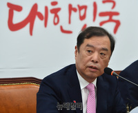 [포토] 모두발언하는 김병준 한국당 비대위원장