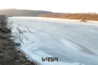 [포토] 얼어붙은 러시아 수이펀 강