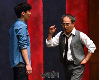 [포토] 연극 '레드' 강신일-김도빈, 신들린 연기